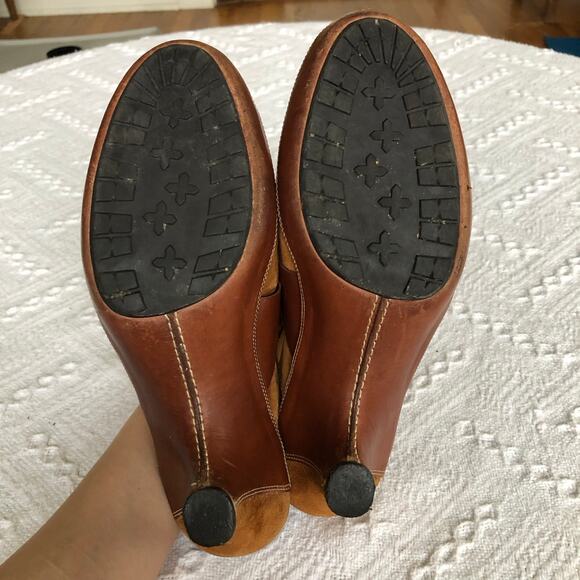 Vintage Cole Haan Camel Suede Leather Mule Clogs 8.5 B Buckle Heel 90s Y2K - Picture 8 of 10